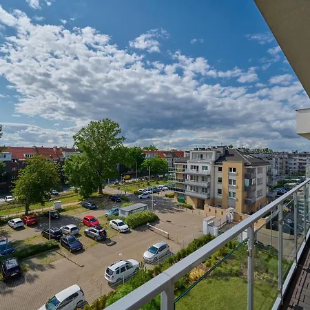 Spacious Suitable For Remote Work With Balcony & Parking By Renters * Вроцлав