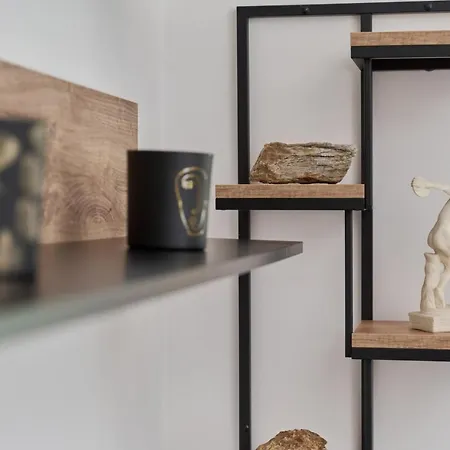 Spacious Suitable For Remote Work With Balcony & Parking By Renters * Βρότσλαβ