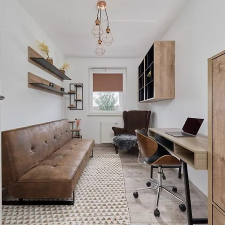 Spacious Suitable For Remote Work With Balcony & Parking By Renters * Wroclaw