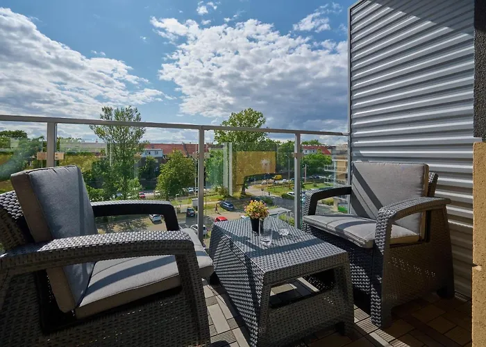 公寓 Spacious Suitable For Remote Work With Balcony & Parking By Renters *